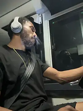 Snapshot of Pleasure_Overlord chatting on March 4, 2026, 7:47 am Pleasure Overlord online show from March 4, 2026, 7:47 am