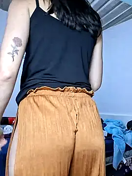 Snapshot of Yelena_77 chatting on February 15, 2026, 2:14 pm Yelena 77 online show from February 15, 2026, 2:14 pm