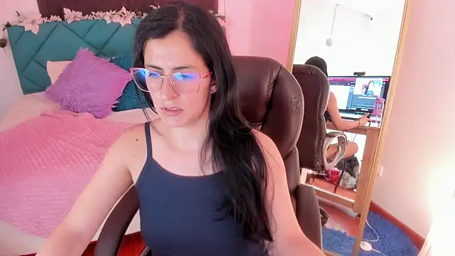 Isa Emm online show from February 6, 2026, 7:06 pm