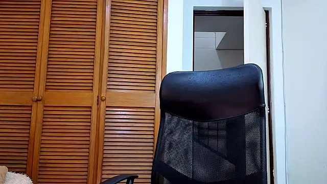 Snapshot of King_meruem chatting on February 8, 2026, 4:32 pm King meruem online show from February 8, 2026, 4:32 pm