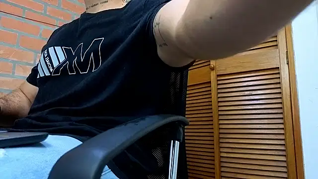 Snapshot of King_meruem chatting on February 15, 2026, 7:43 pm King meruem online show from February 15, 2026, 7:43 pm