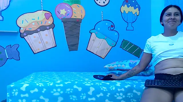 Snapshot of NOVAHOT98 chatting on February 28, 2026, 7:04 pm NOVAHOT98 online show from February 28, 2026, 7:04 pm