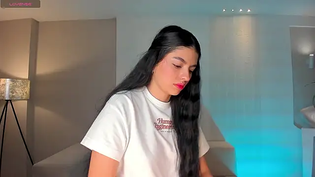 Snapshot of ValeriaRossi_ chatting on February 23, 2026, 12:13 pm ValeriaRossi online show from February 23, 2026, 12:13 pm