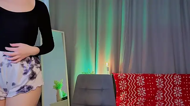 Leyla crsh online show from February 22, 2026, 5:19 am