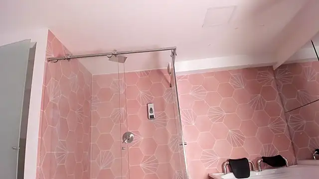  TaylorBlack online show from January 8, 2026, 11:34 am