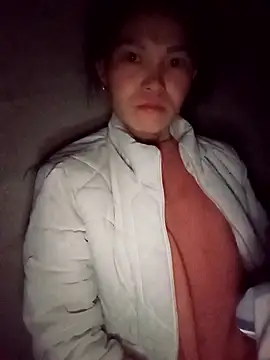 Girl cutee online show from January 7, 2026, 7:49 pm