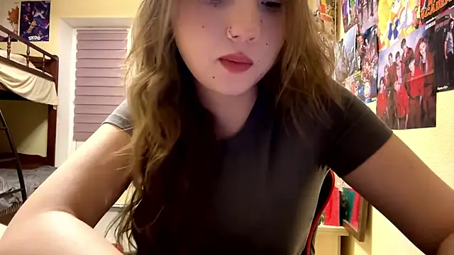 Snapshot of Princessofcashe chatting on February 15, 2026, 3:31 pm Princessofcashe online show from February 15, 2026, 3:31 pm