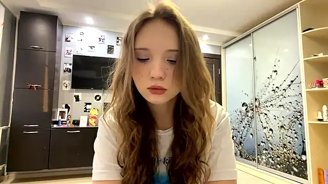 Snapshot of Princessofcashe chatting on February 27, 2026, 3:01 pm Princessofcashe online show from February 27, 2026, 3:01 pm