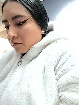 Venuz Rivers  online show from January 8, 2026, 1:13 pm