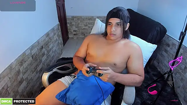 latinboyfit online show from February 3, 2026, 2:53 am