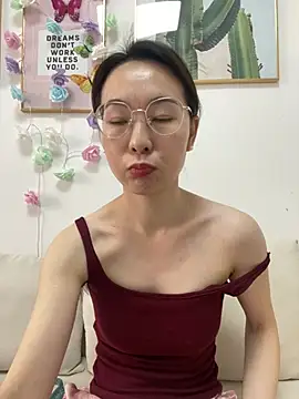 Snapshot of you-005 chatting on February 21, 2026, 2:12 am you-005 online show from February 21, 2026, 2:12 am