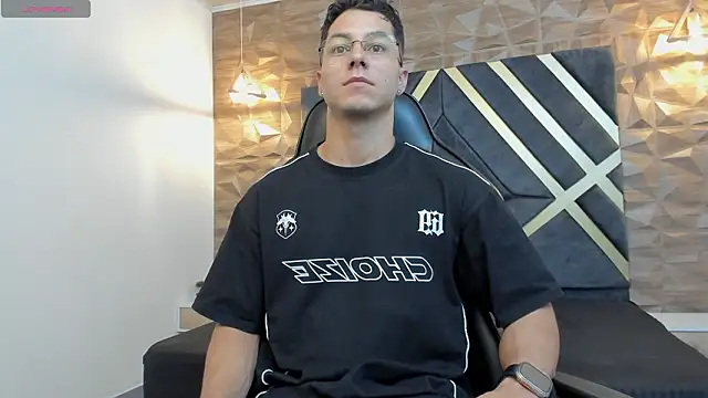 Snapshot of Noah_Clarkk chatting on February 22, 2026, 6:06 pm Noah Clarkk online show from February 22, 2026, 6:06 pm