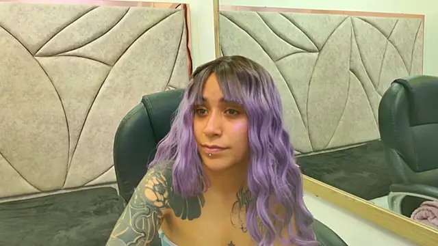 StaceyLeee online show from December 21, 2025, 6:37 pm