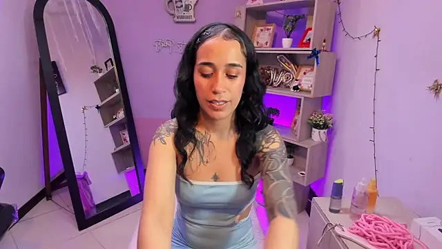 StaceyLeee online show from February 13, 2026, 7:54 pm