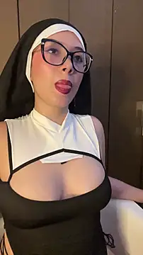 Snapshot of EmmaInPink chatting on February 21, 2026, 5:58 pm EmmaInPink online show from February 21, 2026, 5:58 pm