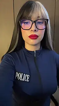 Snapshot of EmmaInPink chatting on February 24, 2026, 3:21 pm EmmaInPink online show from February 24, 2026, 3:21 pm