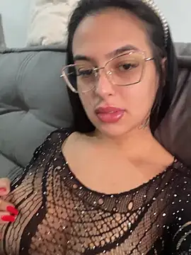 jujuarantes  2026 online show from February 9, 2026, 12:31 pm