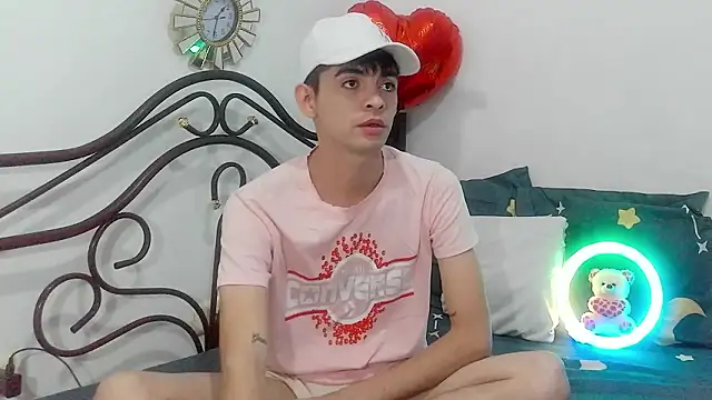 Snapshot of nico22love chatting on February 25, 2026, 12:09 am nico22love online show from February 25, 2026, 12:09 am