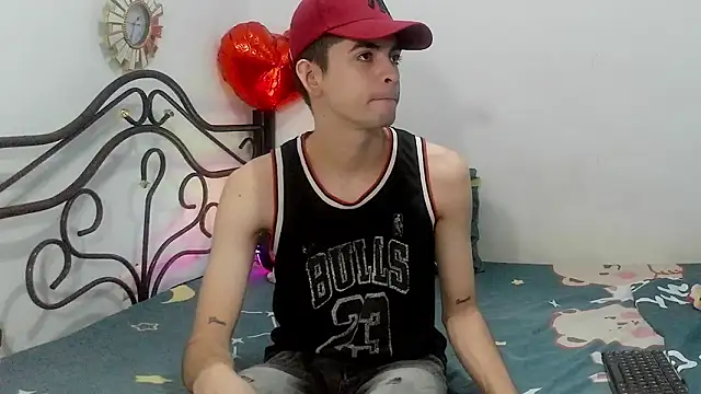 Snapshot of nico22love chatting on February 27, 2026, 12:27 pm nico22love online show from February 27, 2026, 12:27 pm