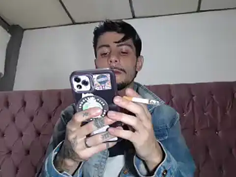 Snapshot of levconnor chatting on February 17, 2026, 9:54 pm levconnor online show from February 17, 2026, 9:54 pm