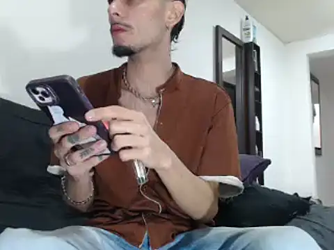 Snapshot of levconnor chatting on February 26, 2026, 8:41 pm levconnor online show from February 26, 2026, 8:41 pm