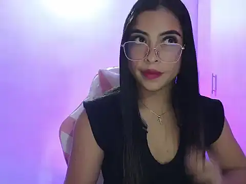 Snapshot of Daphne_Grayy chatting on February 15, 2026, 10:39 pm Daphne Grayy online show from February 15, 2026, 10:39 pm