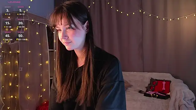 Snapshot of KiraYukimura chatting on February 11, 2026, 1:43 am KiraYukimura online show from February 11, 2026, 1:43 am