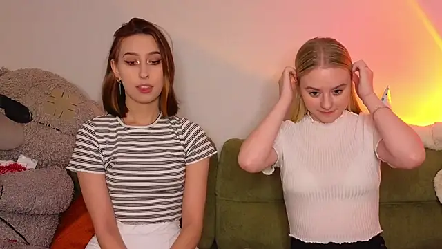 Snapshot of Mimipaws chatting on January 16, 2026, 8:02 pm Mimipaws online show from January 16, 2026, 8:02 pm