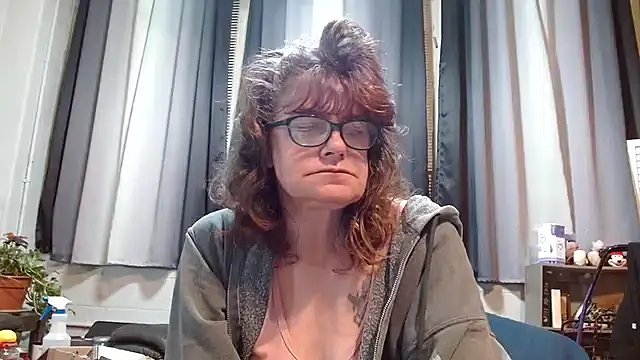 Snapshot of ladylavende3 chatting on February 16, 2025, 7:37 am ladylavende3 online show from February 16, 2025, 7:37 am