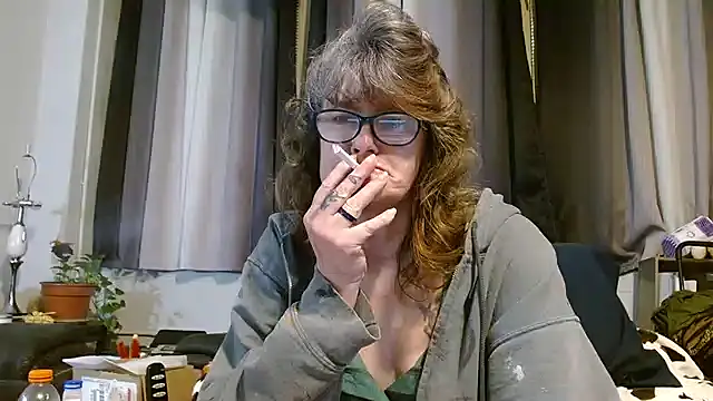 Snapshot of ladylavende3 chatting on March 13, 2025, 6:05 am ladylavende3 online show from March 13, 2025, 6:05 am