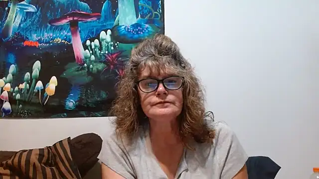 Snapshot of ladylavende3 chatting on September 25, 2025, 5:44 am ladylavende3 online show from September 25, 2025, 5:44 am