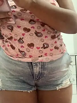 Snapshot of Moranguinhobr chatting on February 28, 2026, 11:22 am Moranguinhobr online show from February 28, 2026, 11:22 am