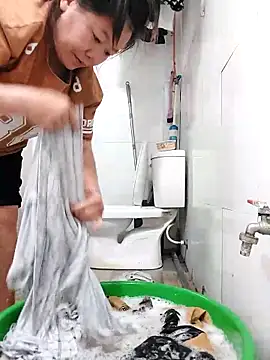 Snapshot of donaaa2 chatting on February 15, 2026, 2:19 am donaaa2 online show from February 15, 2026, 2:19 am