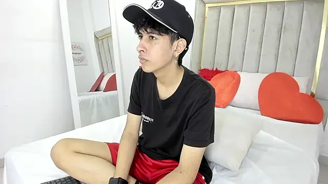 Snapshot of julian_xx chatting on February 9, 2026, 7:51 pm julian xx online show from February 9, 2026, 7:51 pm