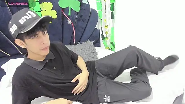 Snapshot of julian_xx chatting on March 3, 2026, 8:59 pm julian xx online show from March 3, 2026, 8:59 pm