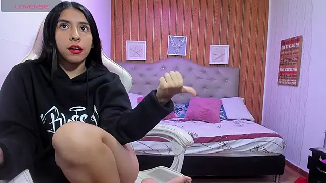 Snapshot of chiquita_lover_ chatting on February 2, 2026, 7:23 pm chiquita lover online show from February 2, 2026, 7:23 pm