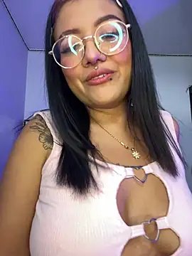 Snapshot of queen_of_you_heart chatting on January 12, 2026, 5:07 pm queen of you heart online show from January 12, 2026, 5:07 pm