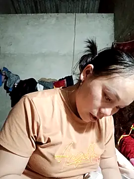 vanvan005 online show from February 7, 2026, 1:15 pm