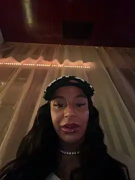 Snapshot of sweetxlayla chatting on February 4, 2026, 8:03 pm sweetxlayla online show from February 4, 2026, 8:03 pm