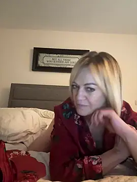 Snapshot of Milfshake227 chatting on February 1, 2026, 1:26 am Milfshake227 online show from February 1, 2026, 1:26 am