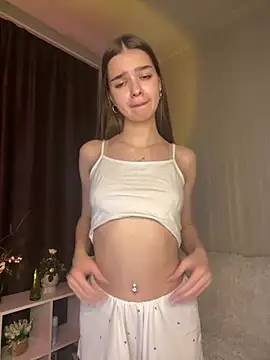 Snapshot of SkylineBliss chatting on January 17, 2026, 3:44 am SkylineBliss online show from January 17, 2026, 3:44 am