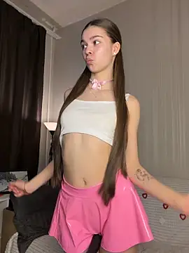 Snapshot of SkylineBliss chatting on March 3, 2026, 1:34 am SkylineBliss online show from March 3, 2026, 1:34 am