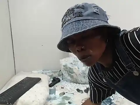 Snapshot of SlimGemZA chatting on January 16, 2026, 7:56 am SlimGemZA online show from January 16, 2026, 7:56 am