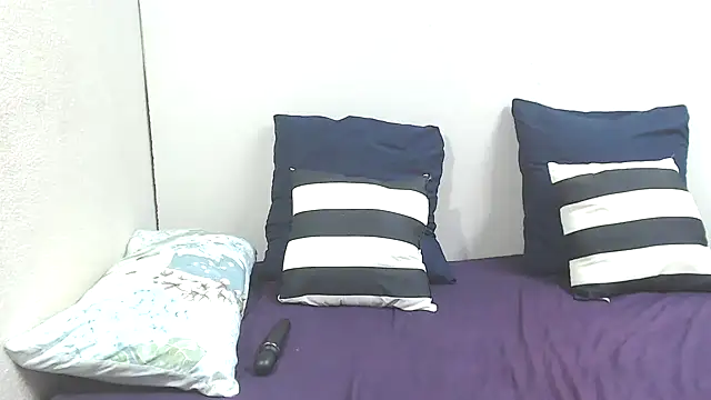 Snapshot of SlimGemZA chatting on February 12, 2026, 9:43 pm SlimGemZA online show from February 12, 2026, 9:43 pm