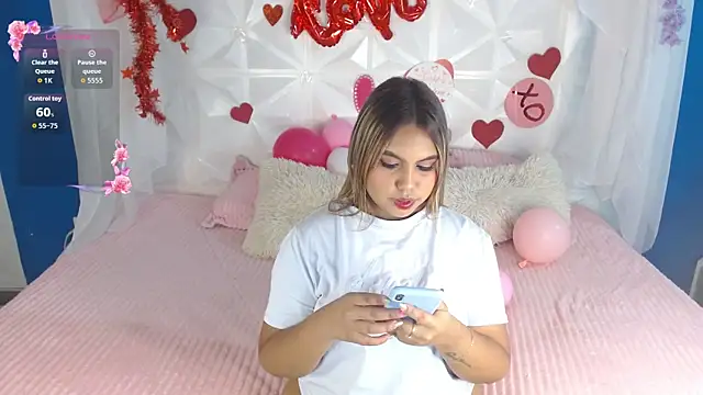 esmeralda cuisman online show from February 14, 2026, 11:51 am