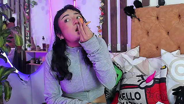 Snapshot of MeowMota_ chatting on February 5, 2026, 6:01 pm MeowMota online show from February 5, 2026, 6:01 pm