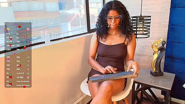 Ellie-Alves online show from February 5, 2026, 1:49 pm