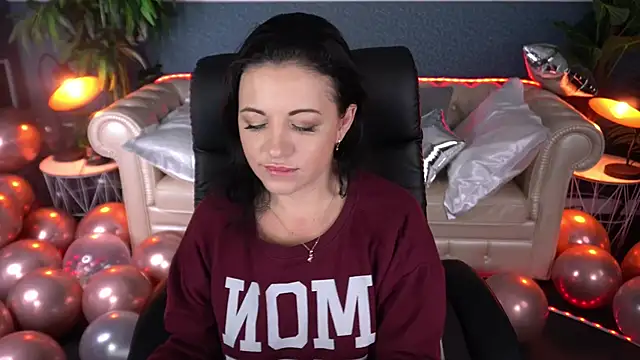 Dafni Monn online show from February 3, 2026, 6:40 am