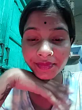 Nirasha cute online show from February 9, 2026, 7:07 pm