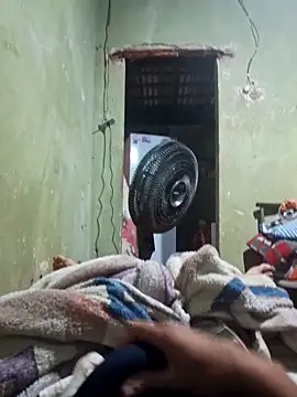 Utaca02 online show from February 2, 2026, 8:29 pm